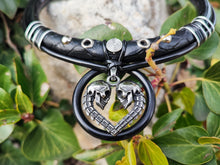 Carregar imagem no visualizador da galeria, Couple Skull Necklace