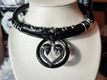 Carregar imagem no visualizador da galeria, Couple Skull Necklace