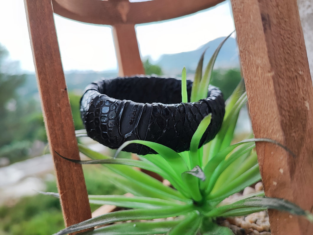 Full-Black crocodile bracelet