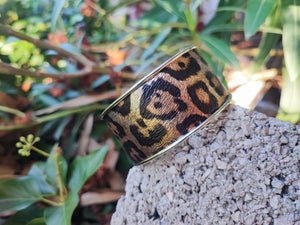 Metalic bronze panther bracelet ju