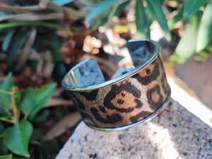 Metalic bronze panther bracelet ju