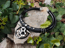 Load image into Gallery viewer, Black onyx molécule Necklace (K)