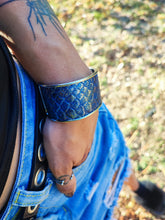 Load image into Gallery viewer, Blue jeans snake bracelet
