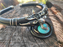 Carregar imagem no visualizador da galeria, turquoise deer Necklace