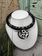 Load image into Gallery viewer, Black onyx molécule Necklace (K)
