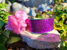Laden Sie das Bild in den Galerie-Viewer, Glitter purple bracelet