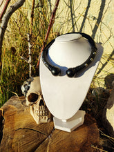 Carregar imagem no visualizador da galeria, Black &amp; silver rivet Darkness Necklace